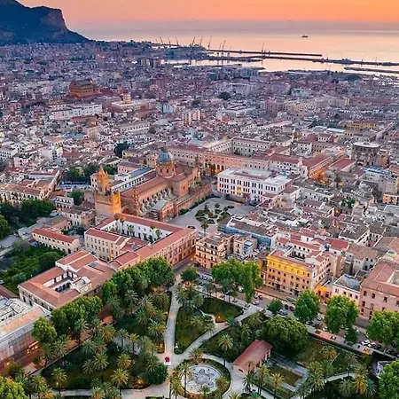 La Casetta Sul Corso * باليرمو